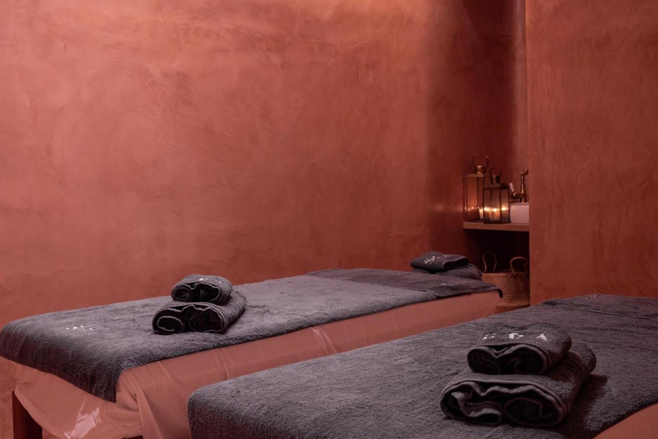 Koukoumi Vegan Boutique Hotel 아노 메라 외부 사진