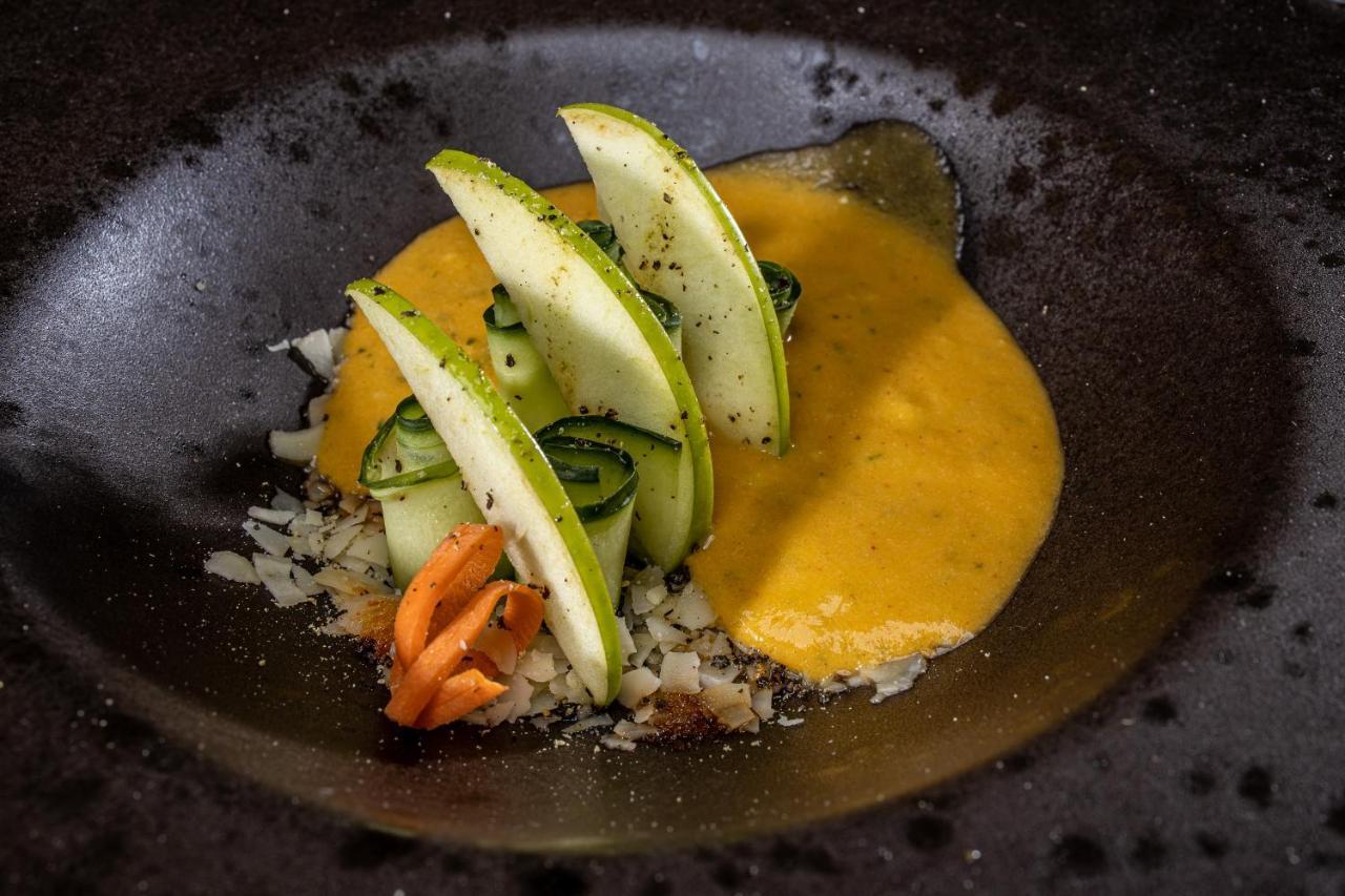 Koukoumi Vegan Boutique Hotel 아노 메라 외부 사진