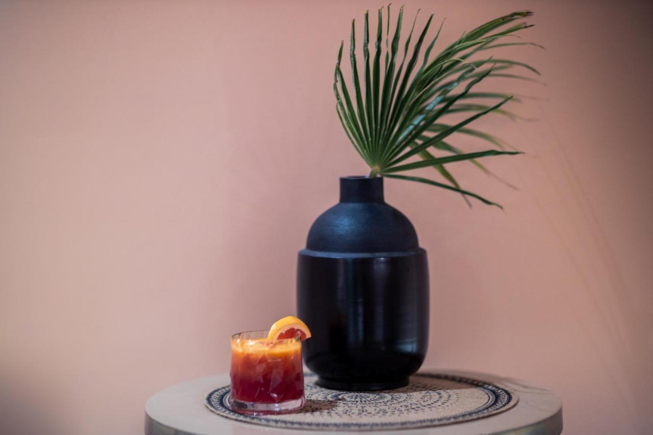 Koukoumi Vegan Boutique Hotel 아노 메라 외부 사진