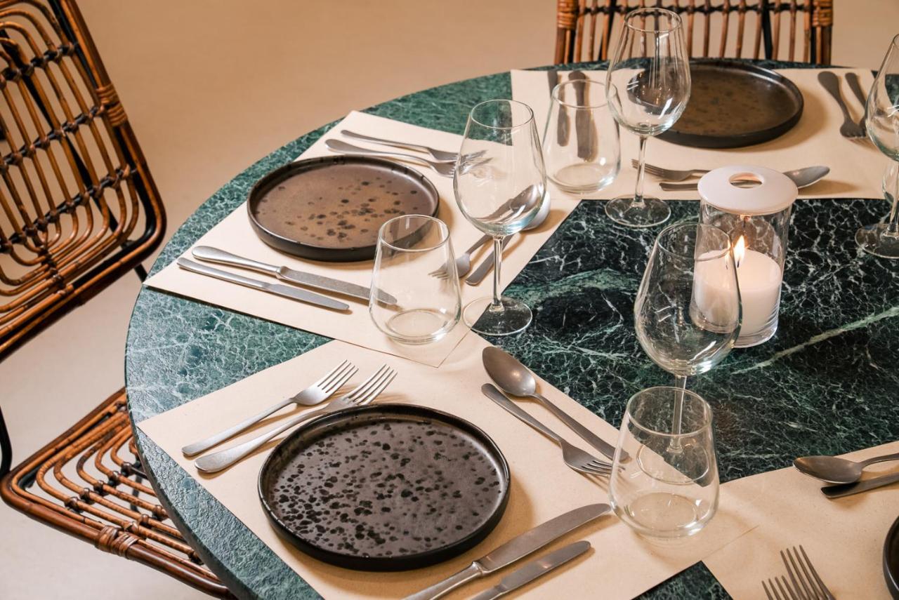 Koukoumi Vegan Boutique Hotel 아노 메라 외부 사진