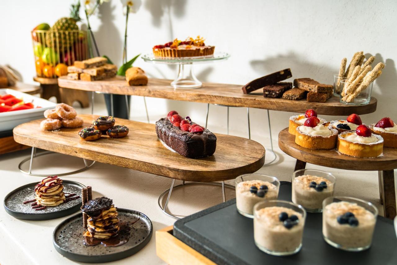 Koukoumi Vegan Boutique Hotel 아노 메라 외부 사진