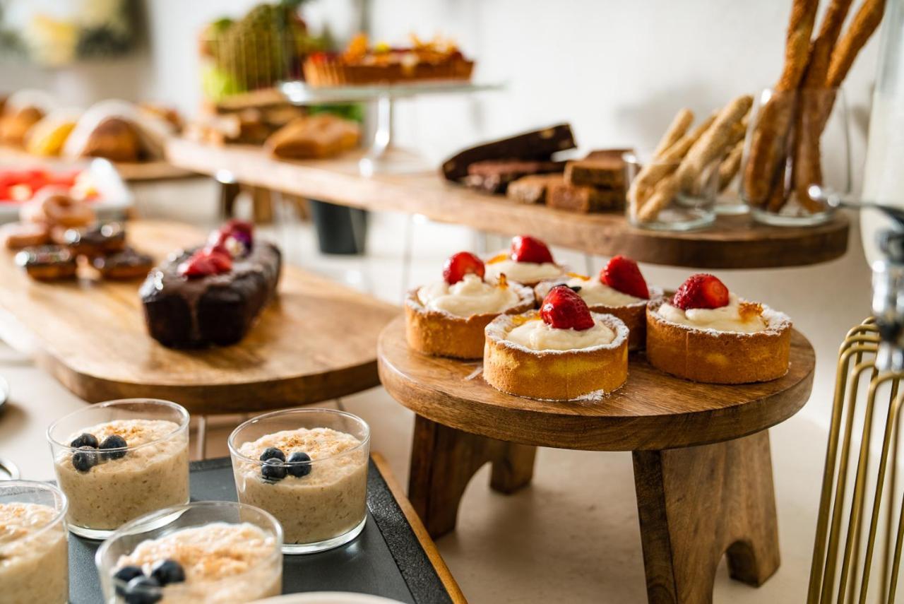 Koukoumi Vegan Boutique Hotel 아노 메라 외부 사진