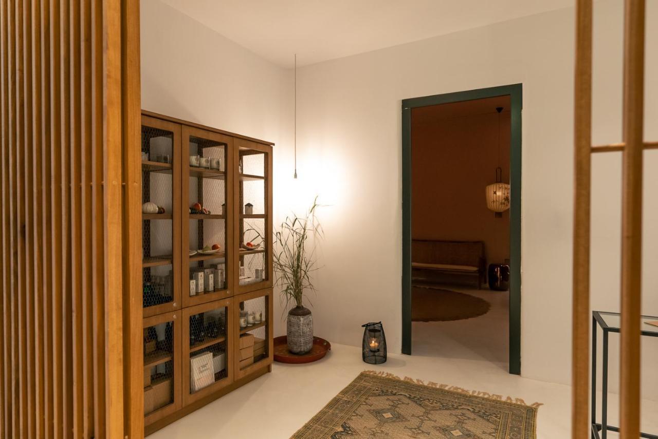 Koukoumi Vegan Boutique Hotel 아노 메라 외부 사진